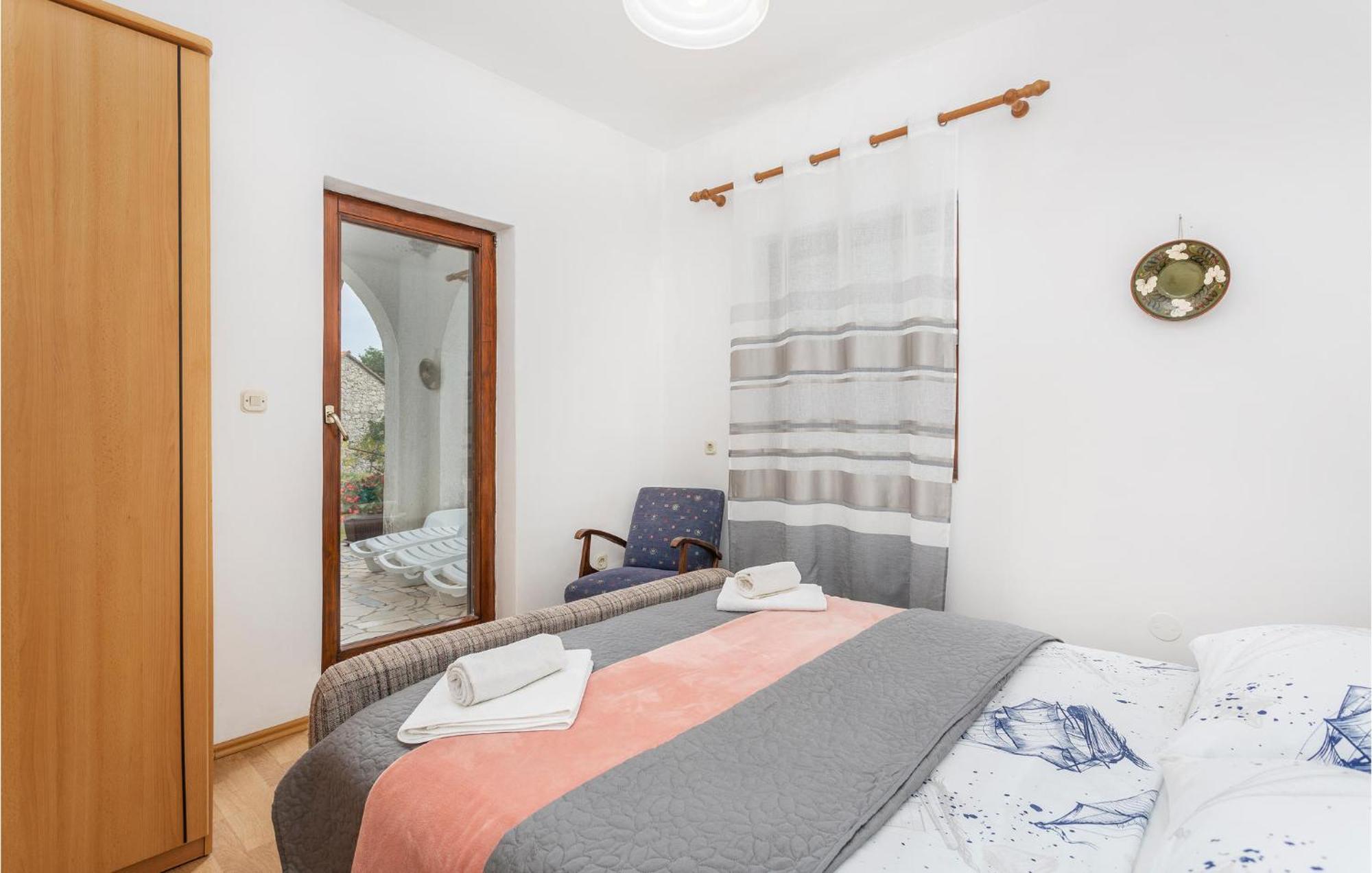Beautiful Apartment In Malinska With Wifi Екстериор снимка