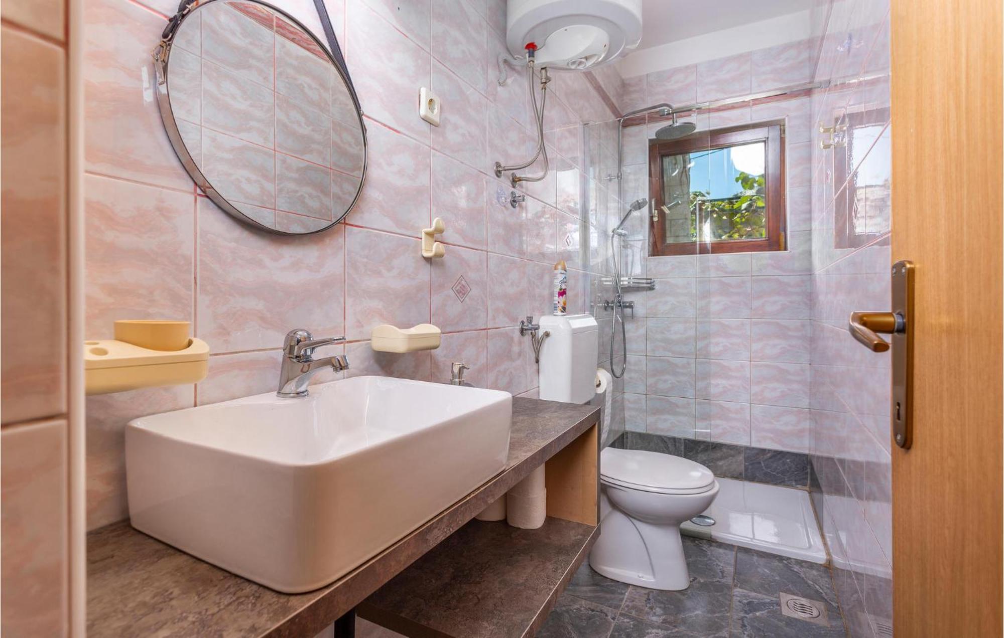 Beautiful Apartment In Malinska With Wifi Екстериор снимка